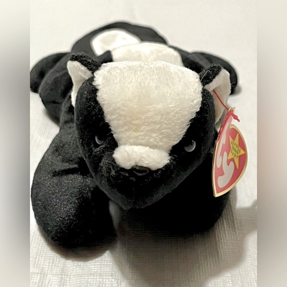 TY Beanie Baby - Stinky the Skunk 1995 - Picture 1 of 14